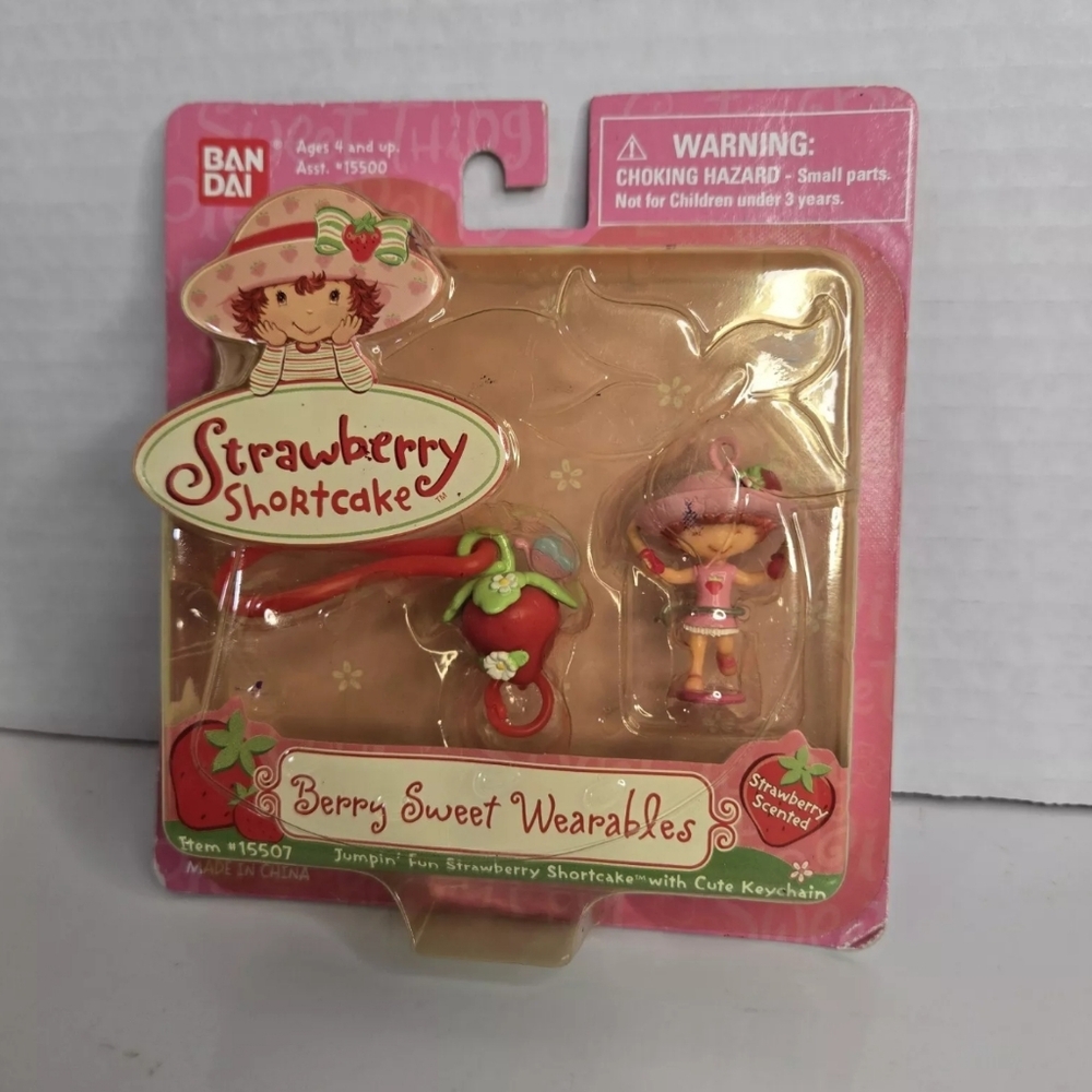 Vintage Bandai Strawberry Shortcake Berry Sweet Wearables Keychain Jumpin' Fun